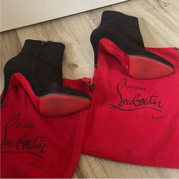 Christian Louboutin Suede Ankle Boots !Beautiful Shoe!! Comes with Covers,39 1/2 - Picture 2 of 3